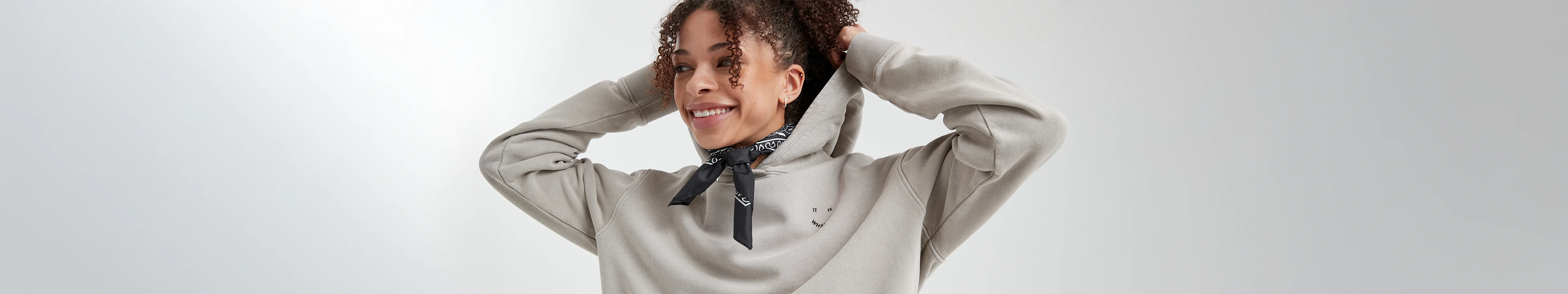 Sweatshirts & Hoodies (F)