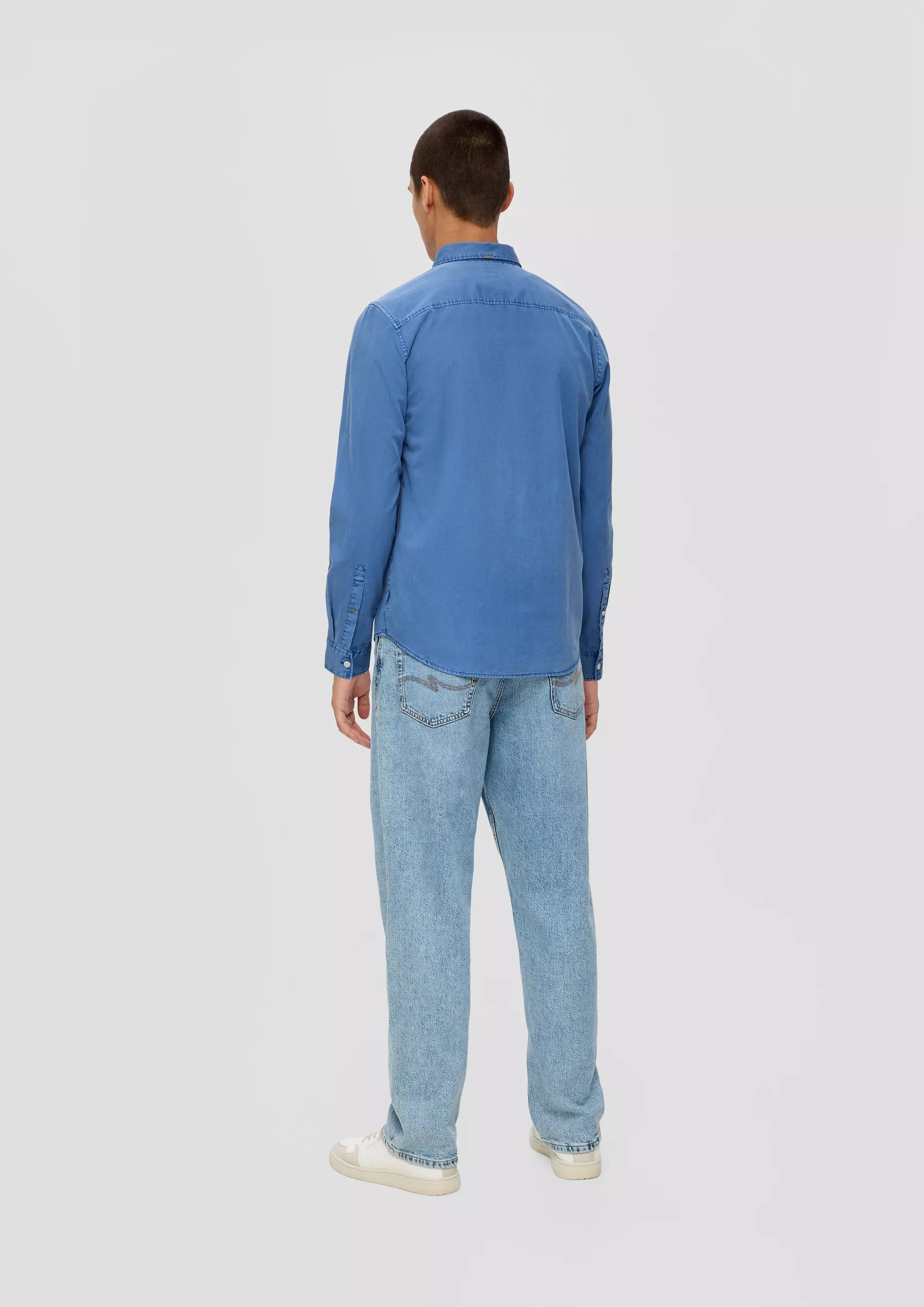 5374