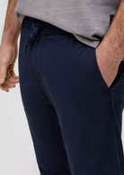 5884