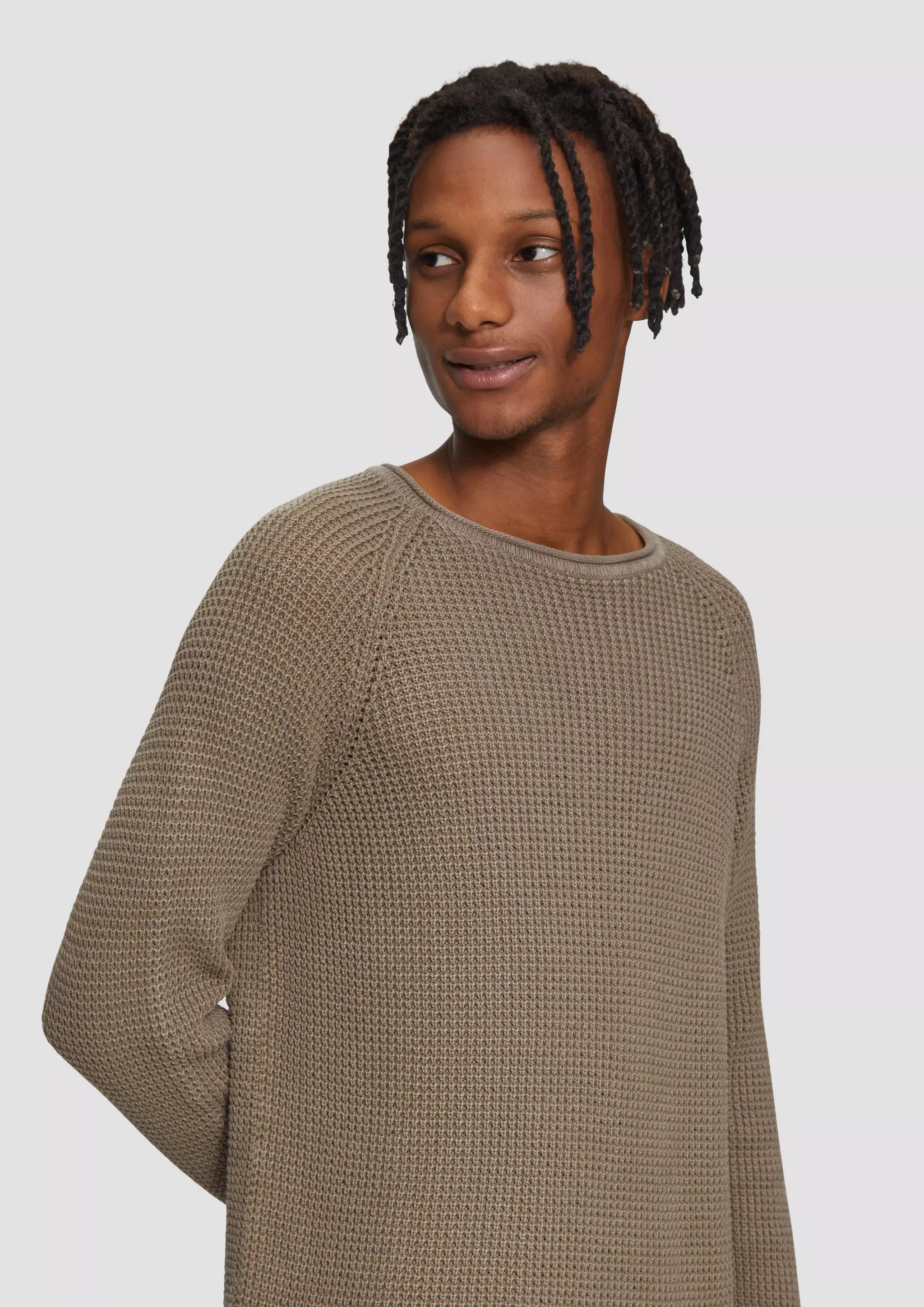 8526
