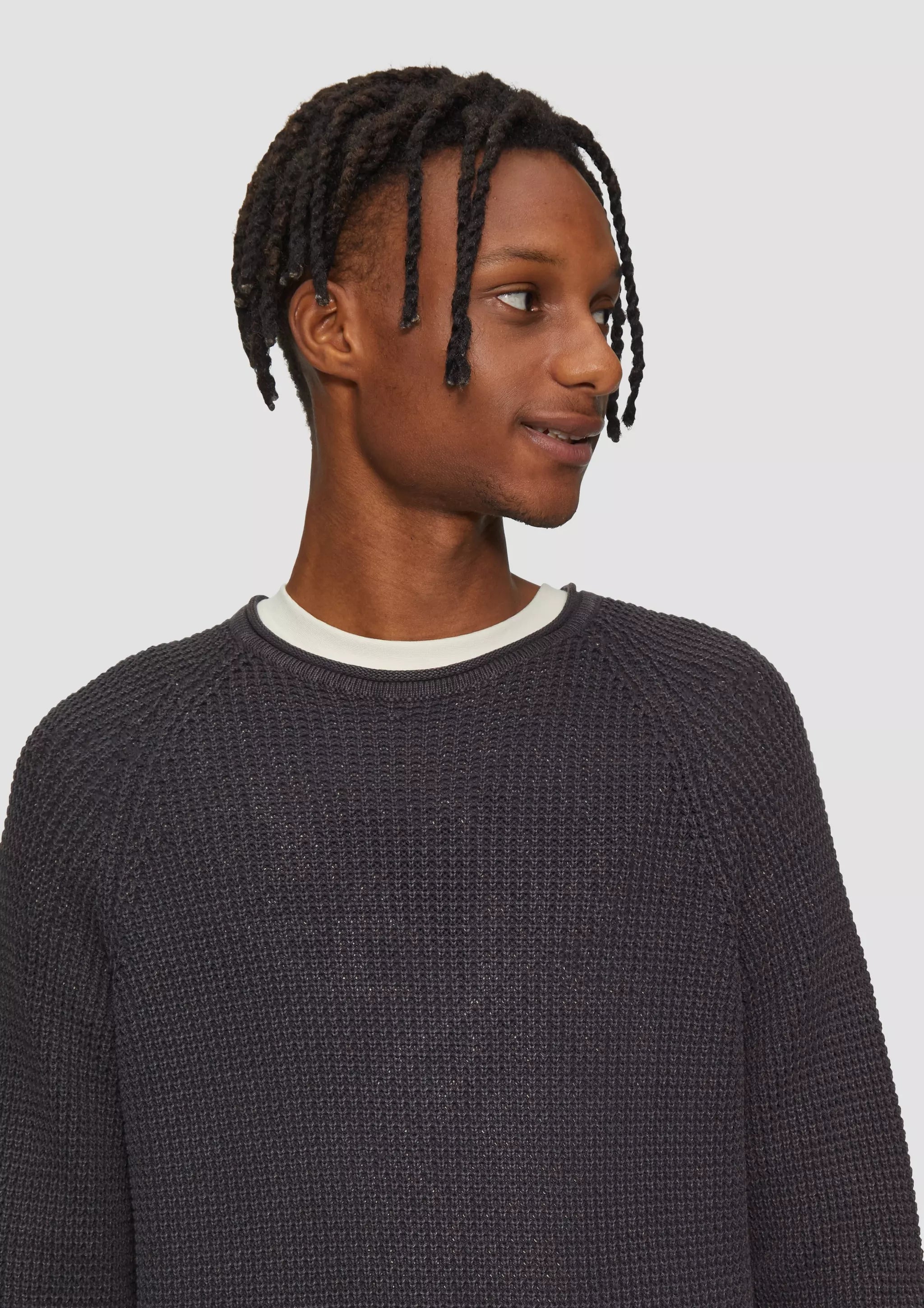 9897