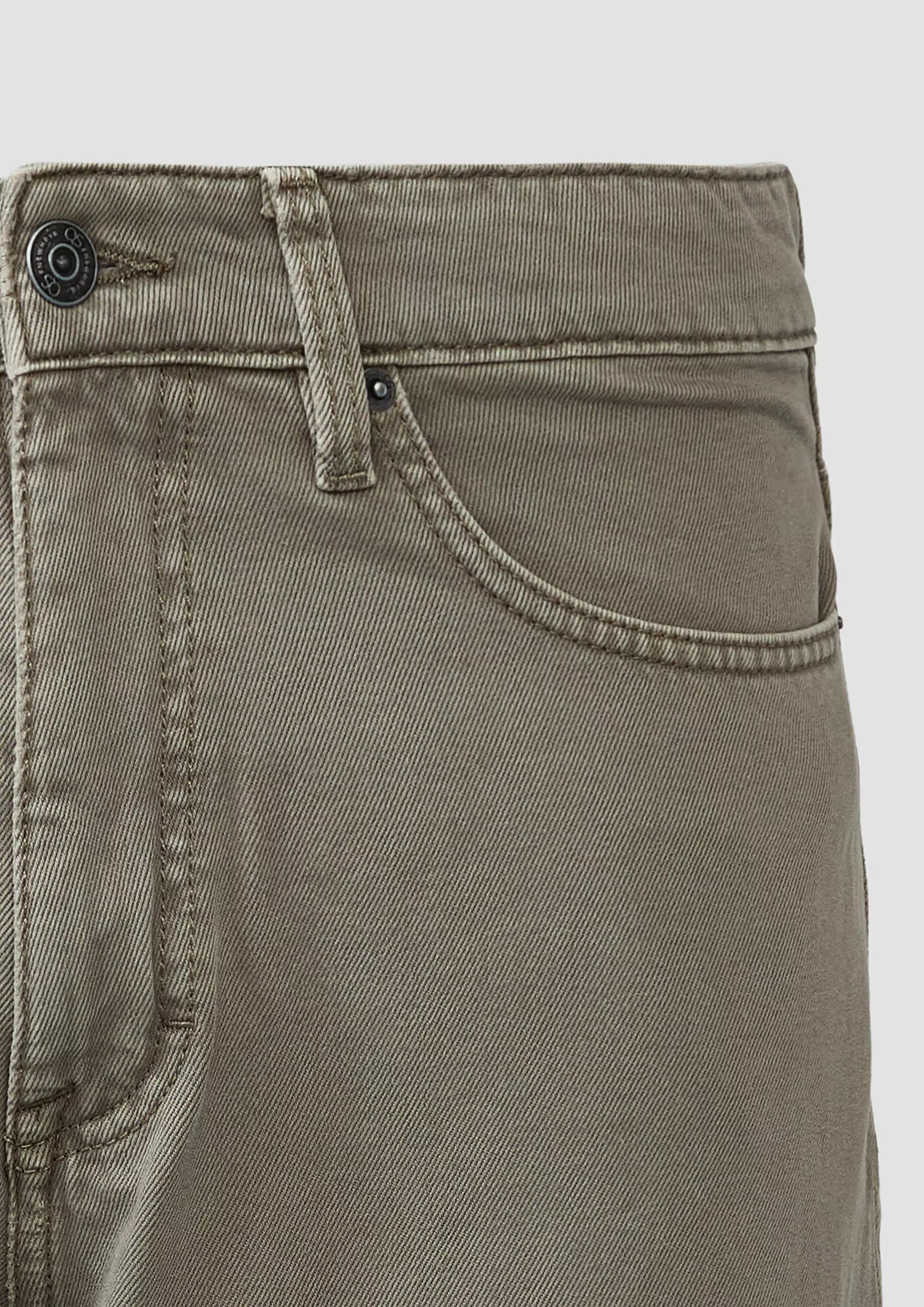 9015